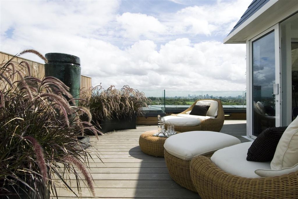 Property photo 1 of 24 Roof Terrace