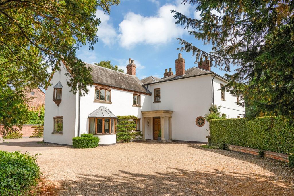 Property photo 1 of 18 House