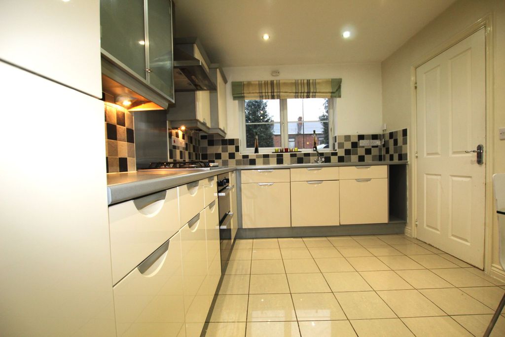 Property photo 2 of 29