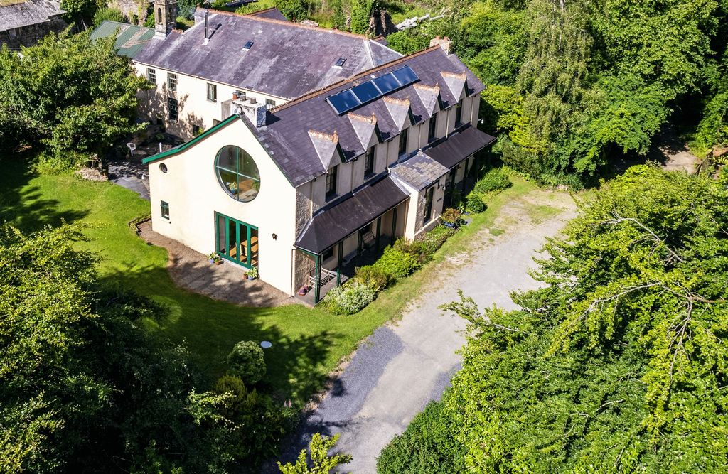 Property photo 2 of 48