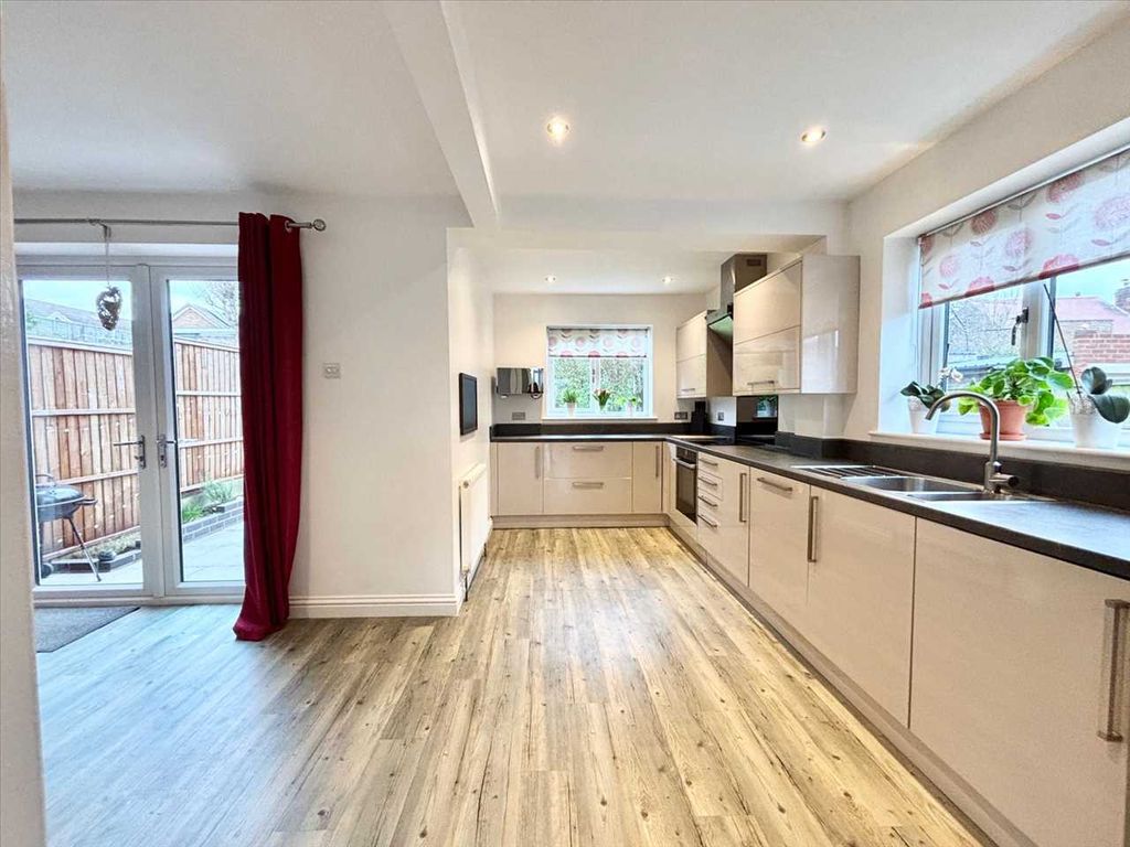 Property photo 2 of 26 Kitchen