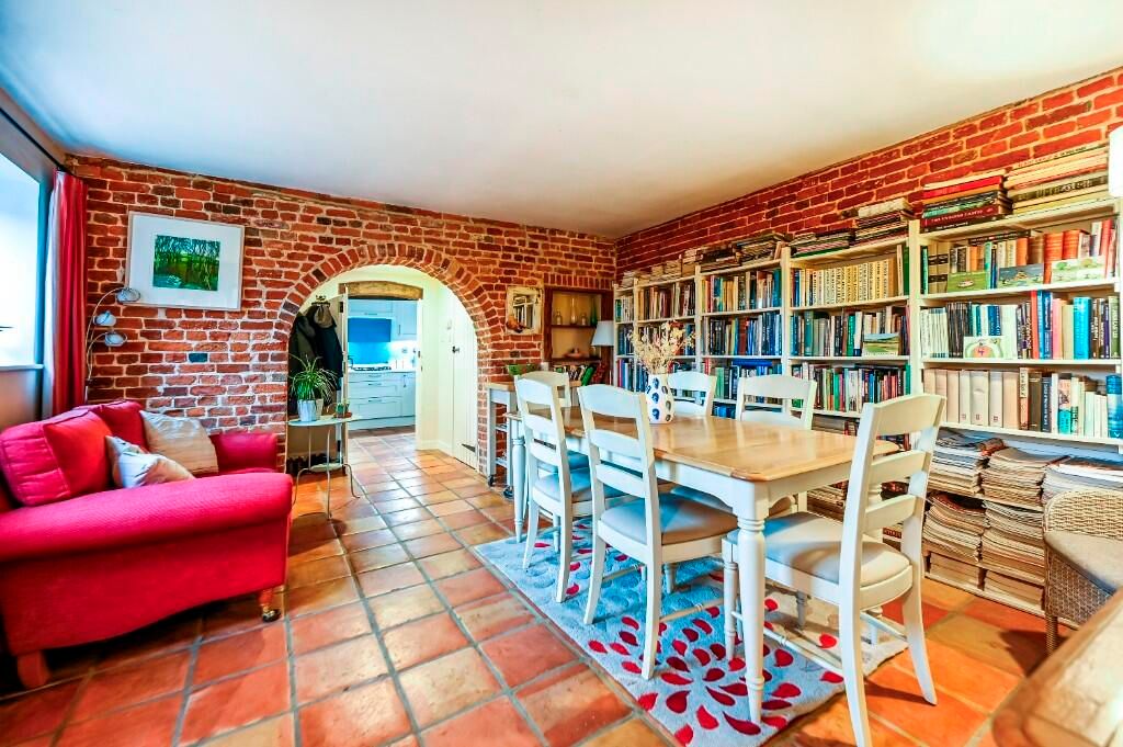 Property photo 3 of 33