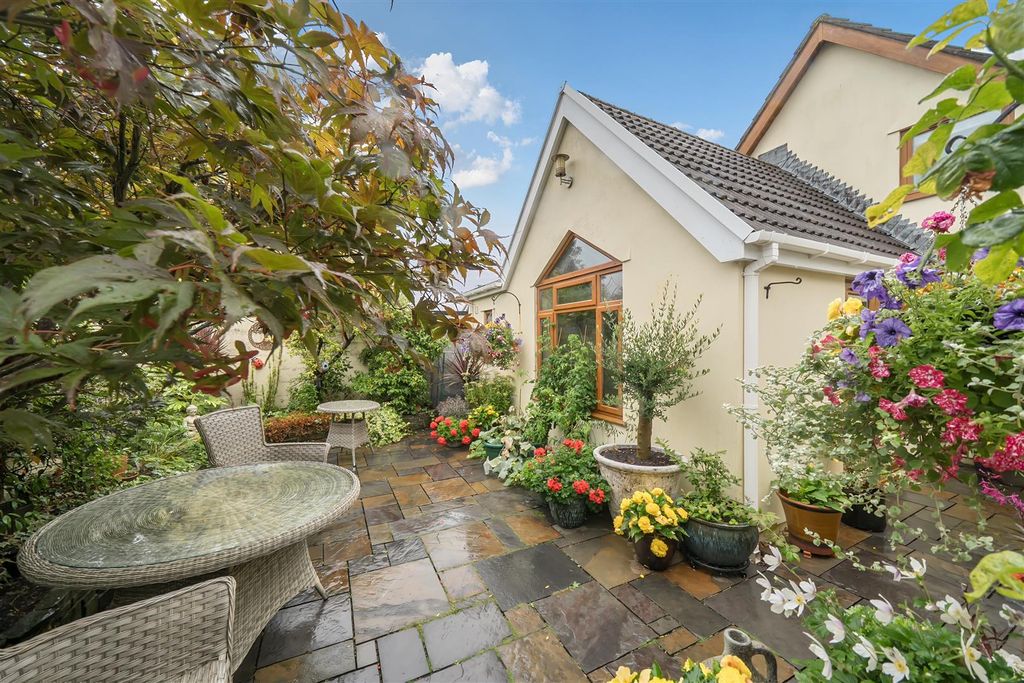 Property photo 2 of 27 1329387-23-6894Ba76Bc7Cb.Jpg