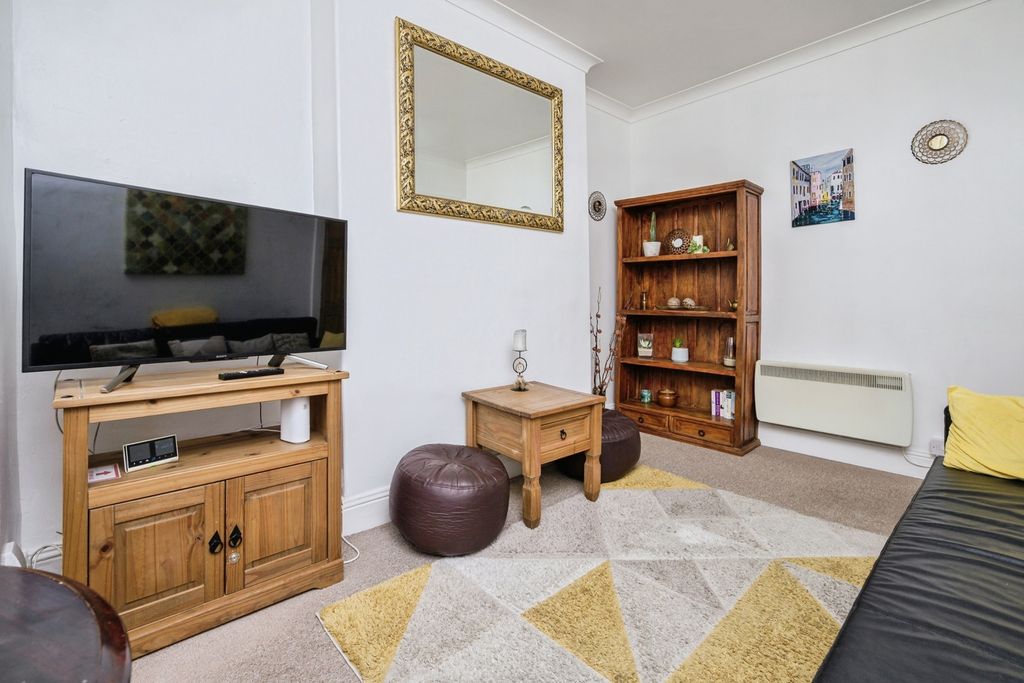 Property photo 3 of 16 Pbox-Img.Jpg