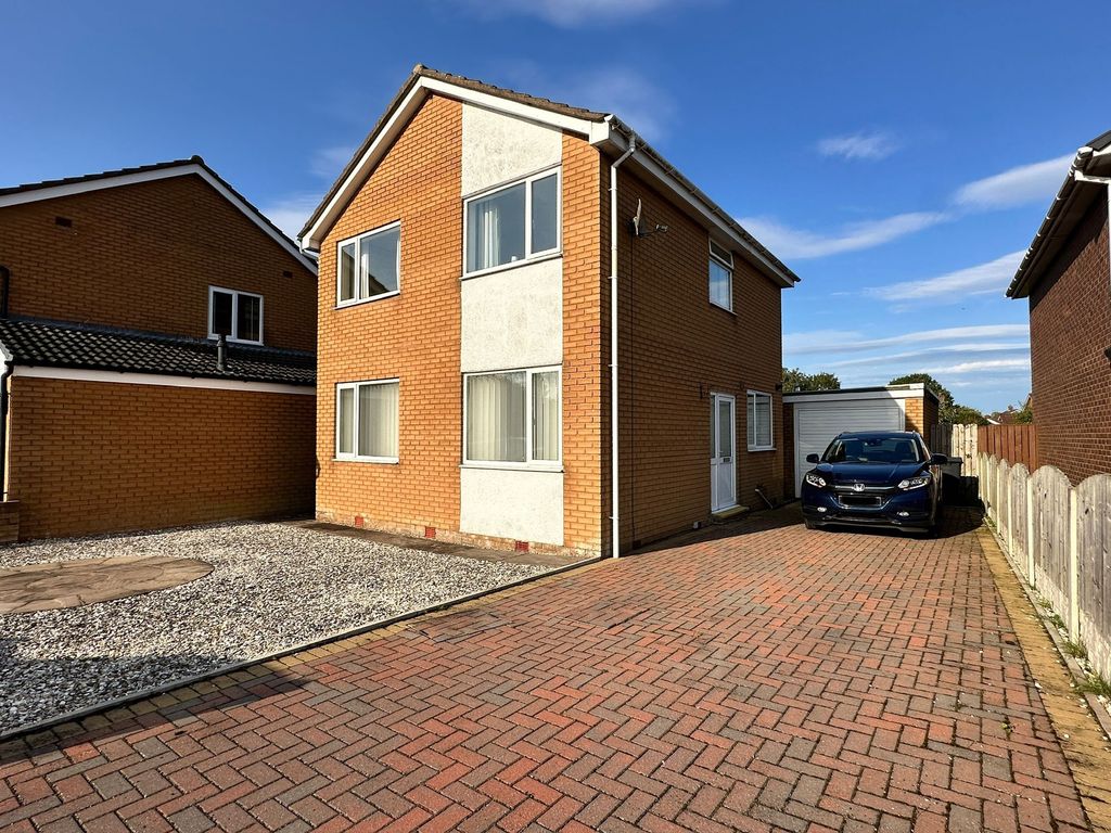 Property photo 1 of 13 Housesteads Road