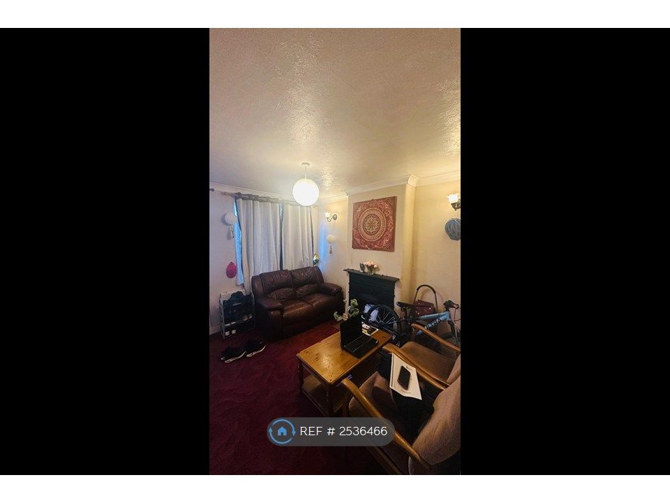 Property photo 1 of 8 Lounge