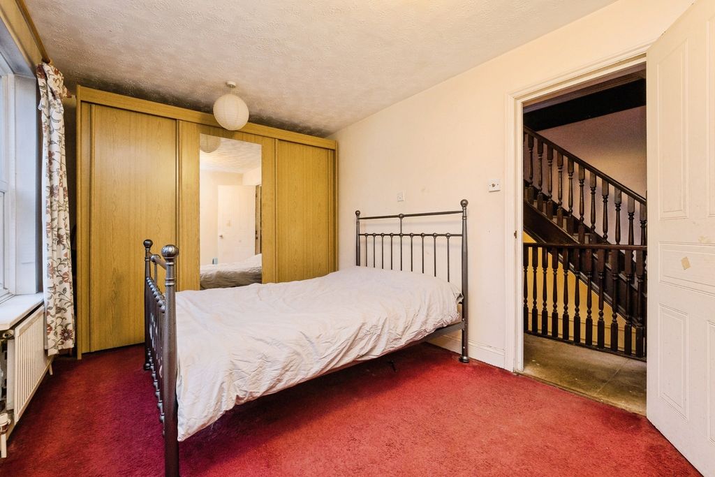 Property photo 3 of 17 Photo