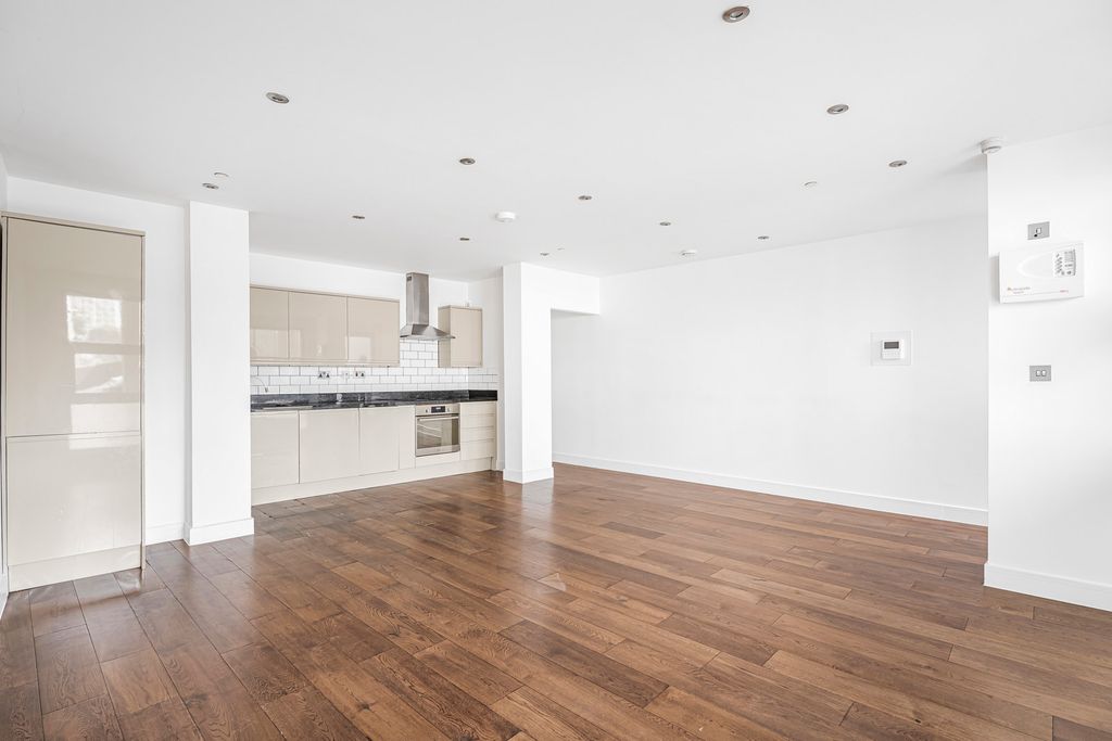 Property photo 1 of 24 Reception/Kitchen