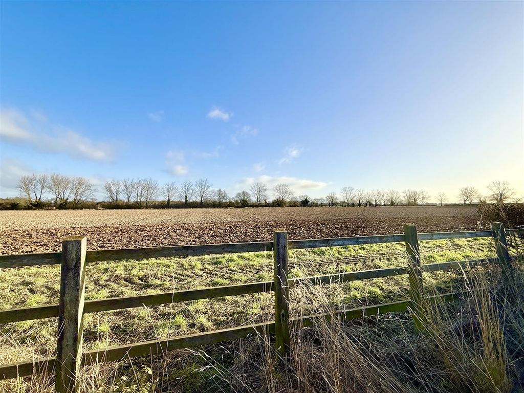 Property photo 3 of 17 Farmland Views