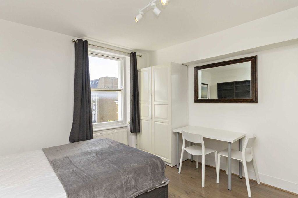 Property photo 3 of 4