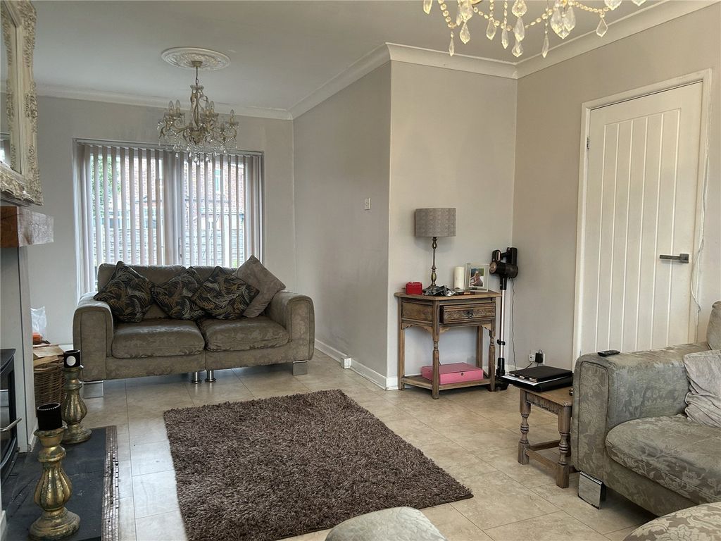 Property photo 3 of 21 Living Room