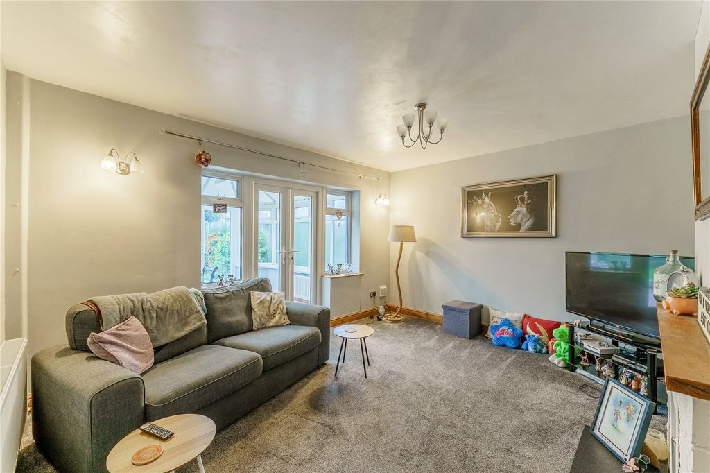 Property photo 3 of 24 Picture No. 12