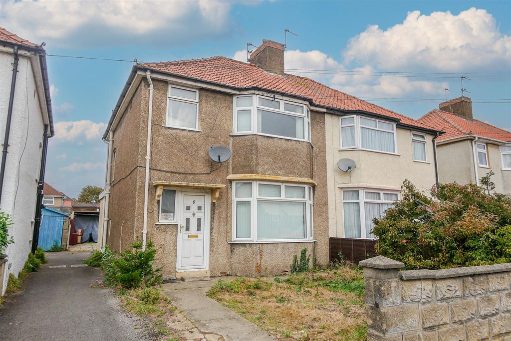Property photo 1 of 11 Approach