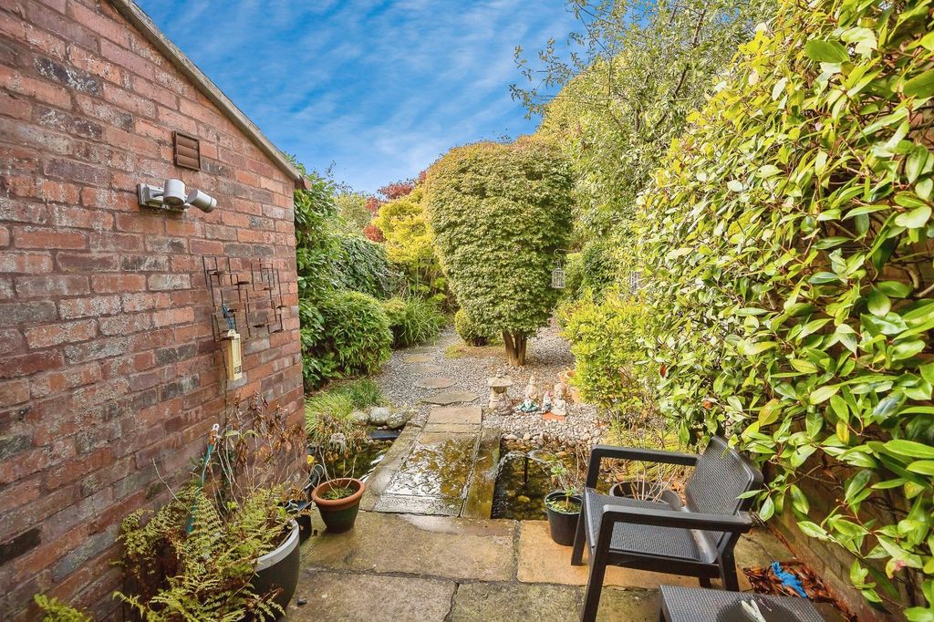 Property photo 2 of 12 Picture No. 14