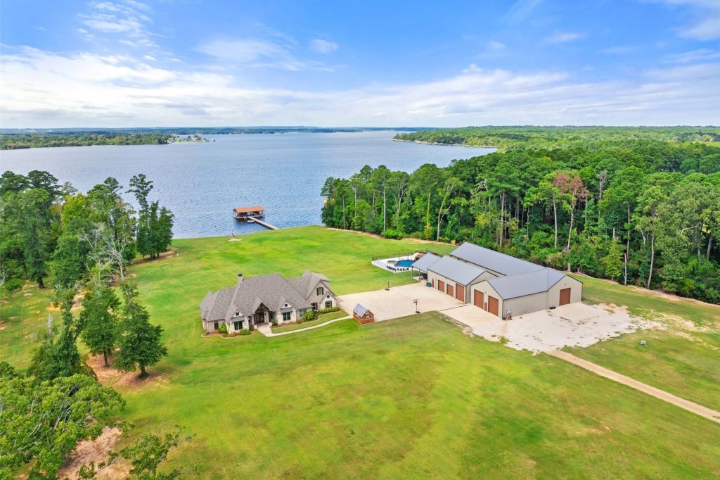 Property photo 1 of 30