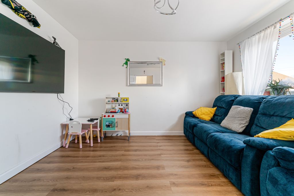 Property photo 2 of 18 Gallery