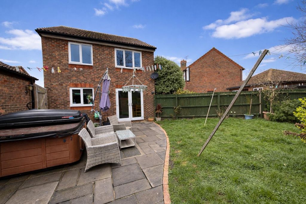 Property photo 2 of 15 Garden