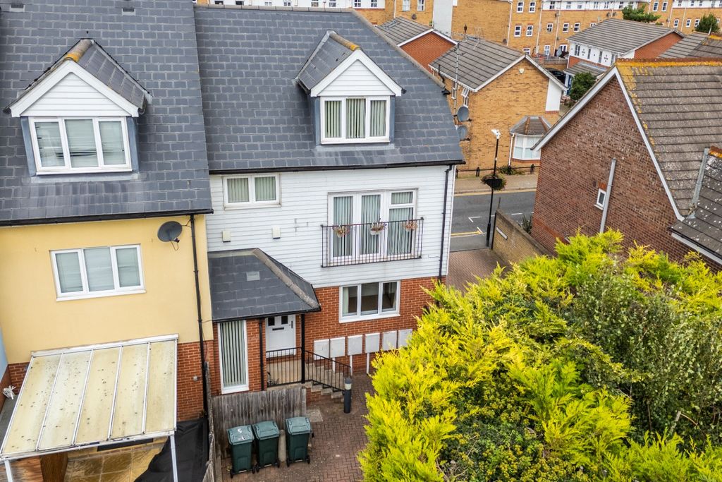 Property photo 1 of 11 4572721