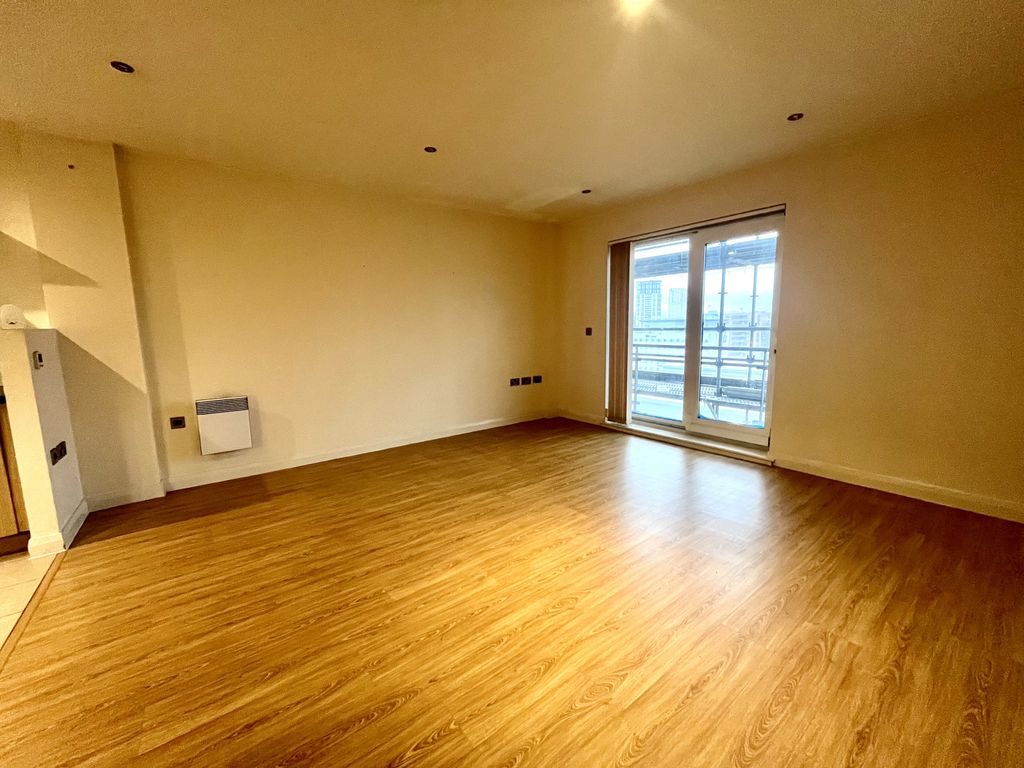 Property photo 2 of 11 Lounge