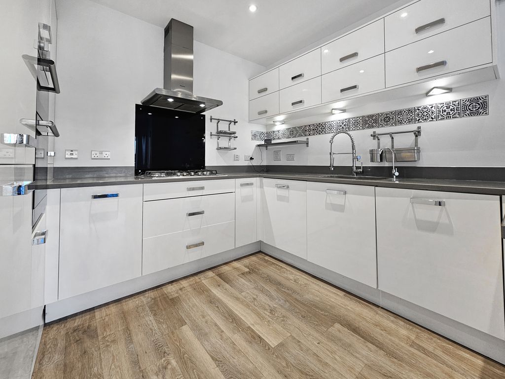 Property photo 3 of 19 20260102104910