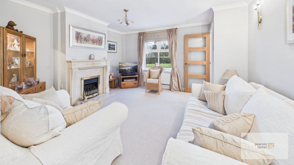 Property photo 2 of 23