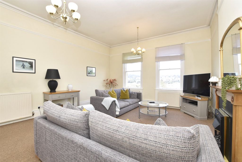 Property photo 3 of 22 Living Room