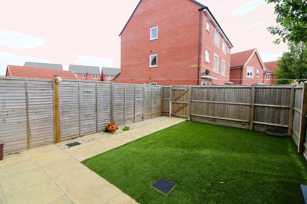 Property photo 2 of 32 Img_5052