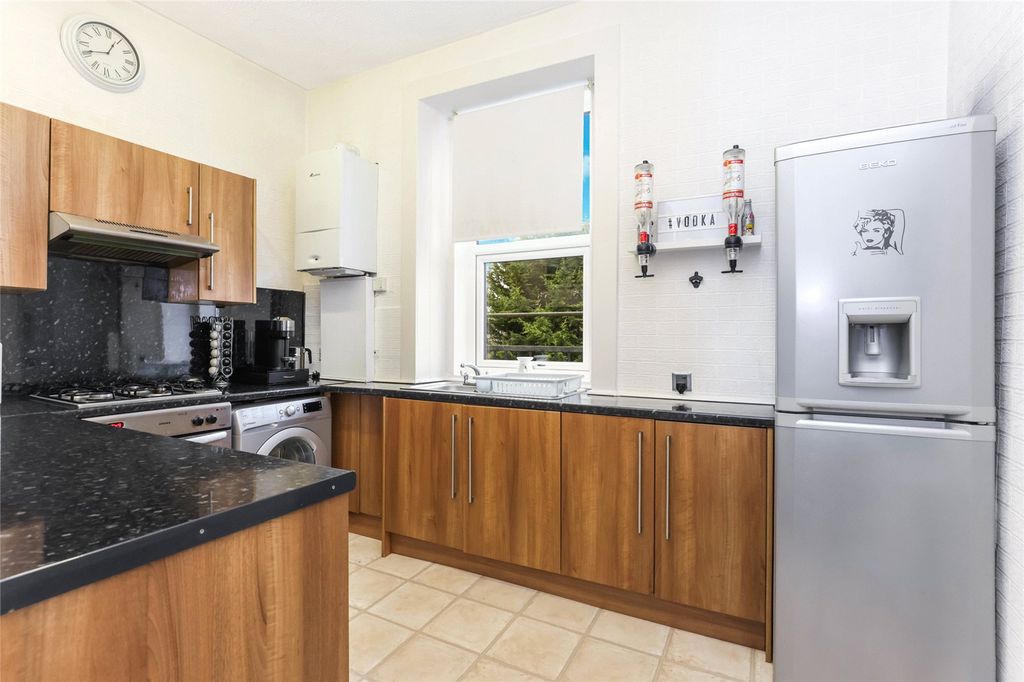 Property photo 3 of 18 Picture No. 11