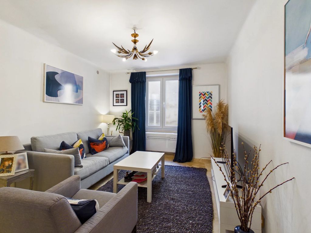 Property photo 2 of 8