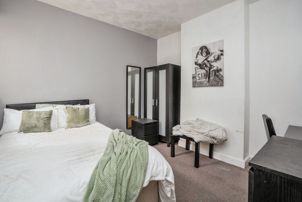 Property photo 3 of 9 Pbox-Img.Jpg