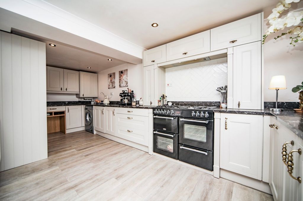 Property photo 3 of 24 9T5A9296