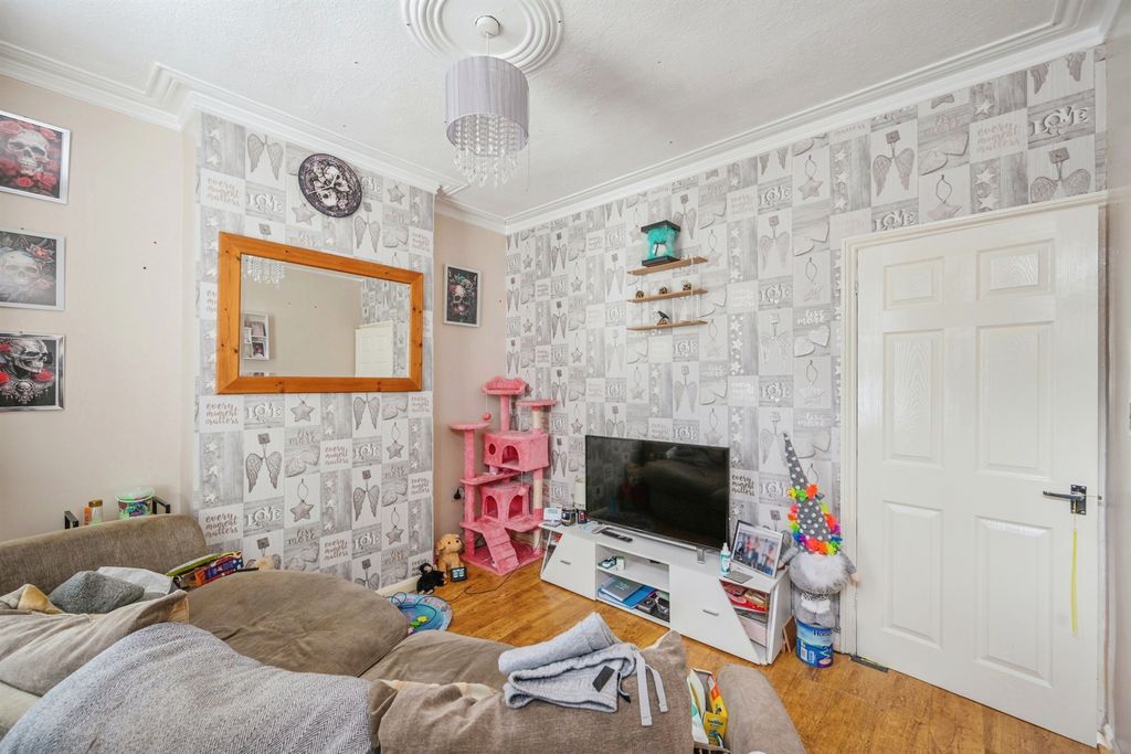 Property photo 3 of 17