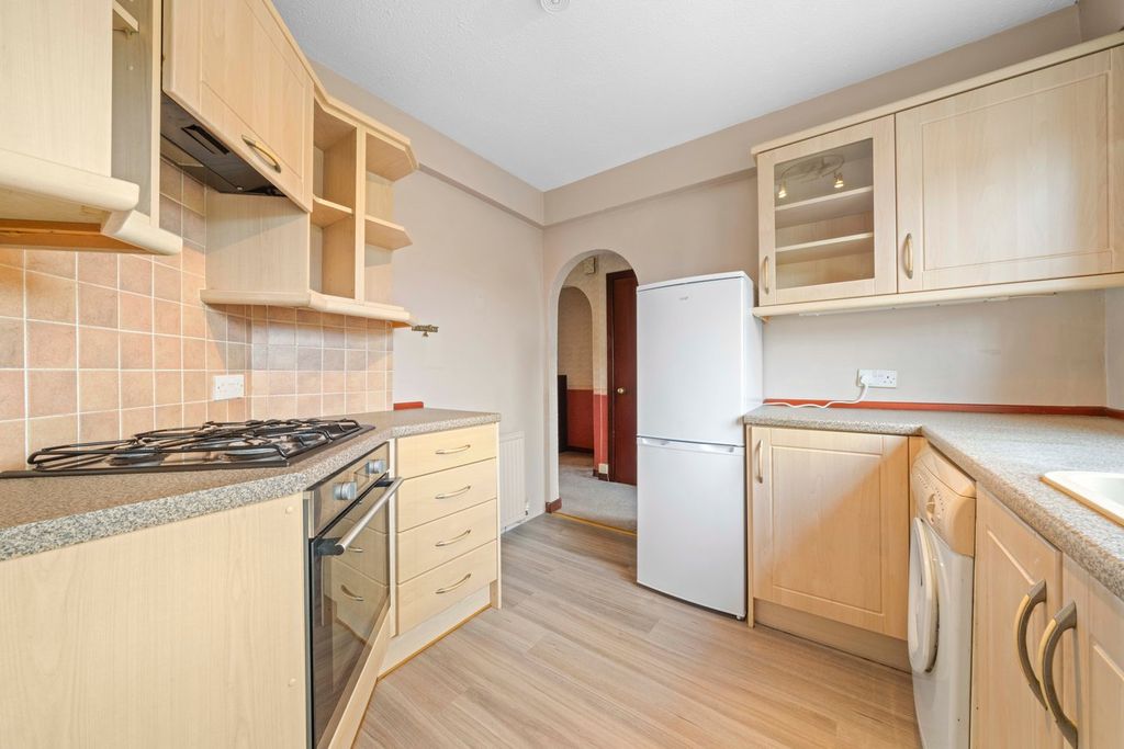 Property photo 2 of 20