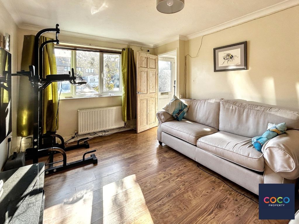 Property photo 2 of 11 5142801