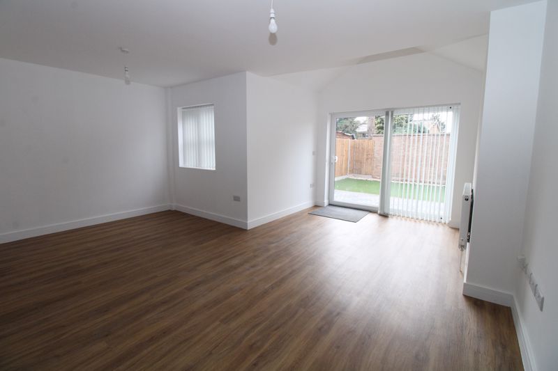 Property photo 3 of 14 Living Space