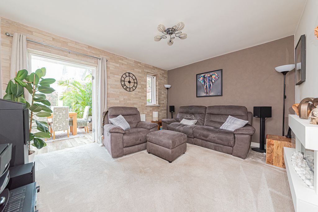 Property photo 2 of 16 Living Room