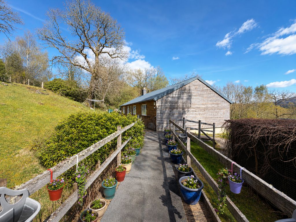 Property photo 2 of 30