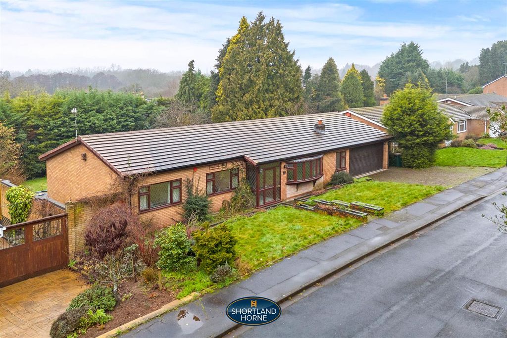 Property photo 1 of 34 17 Fairlands Park (2 Of 39).Jpg