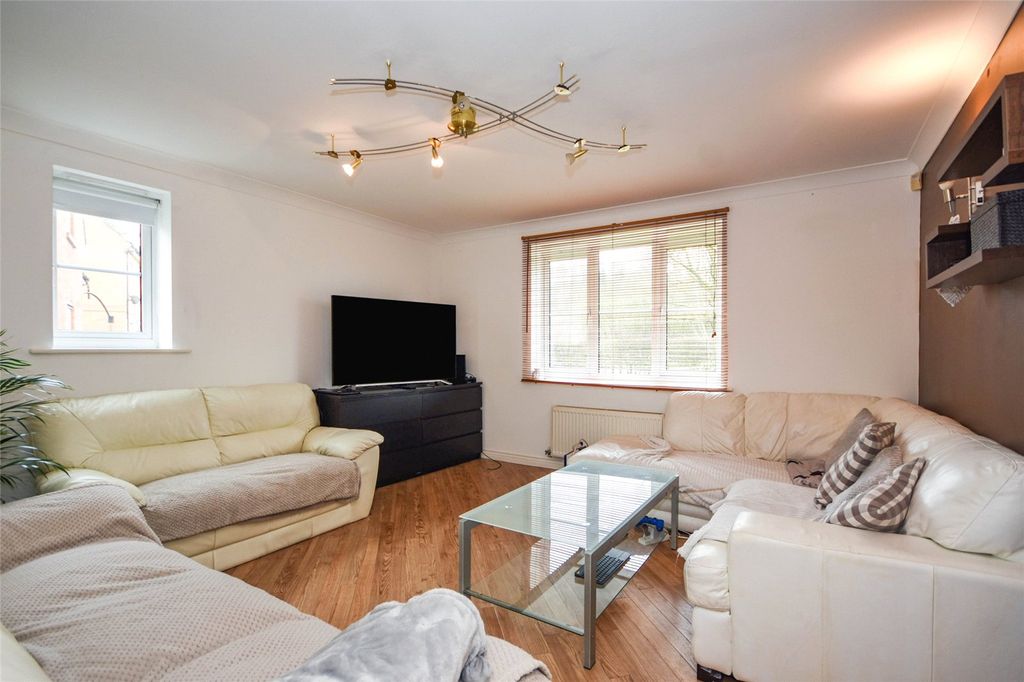 Property photo 2 of 14 Lounge