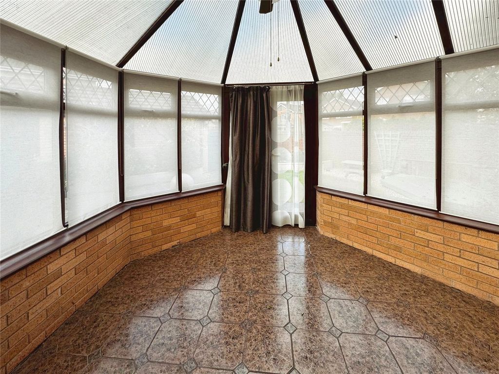 Property photo 3 of 15 Conservatory