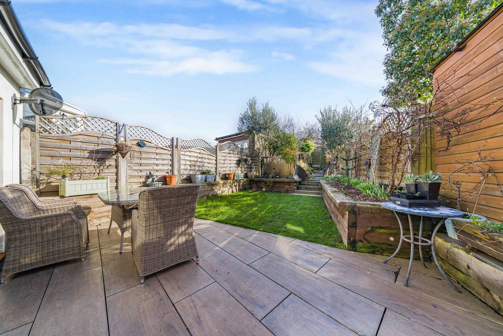 Property photo 3 of 20