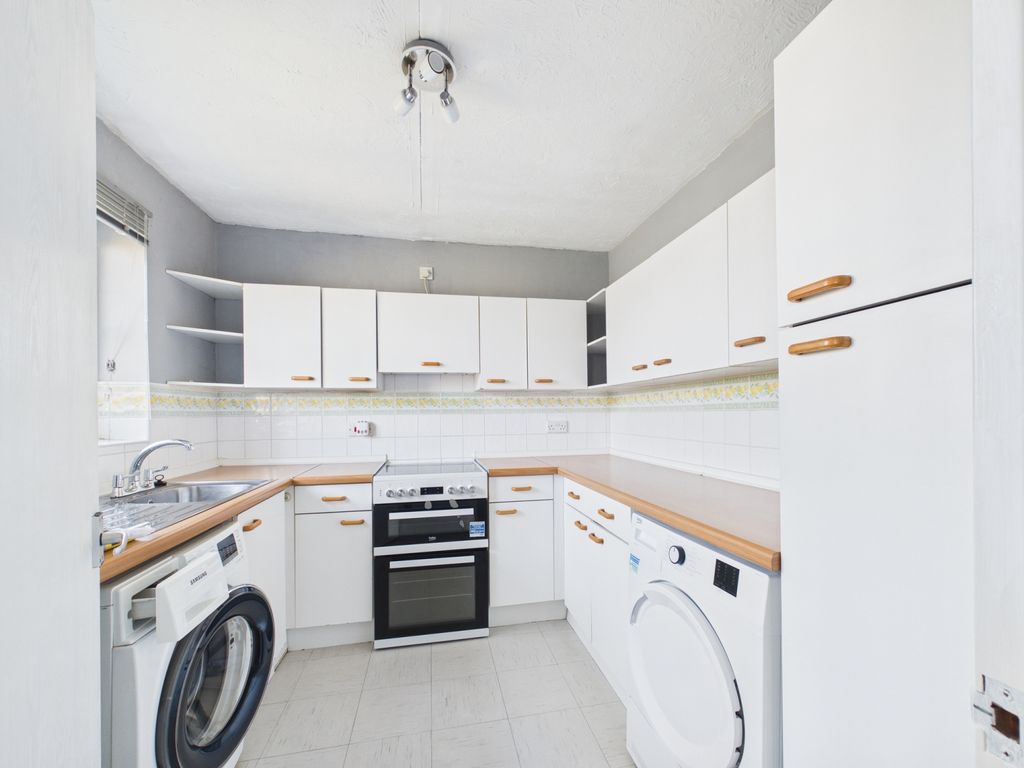 Property photo 3 of 8 Cam03750G0-Pr0092-Still006