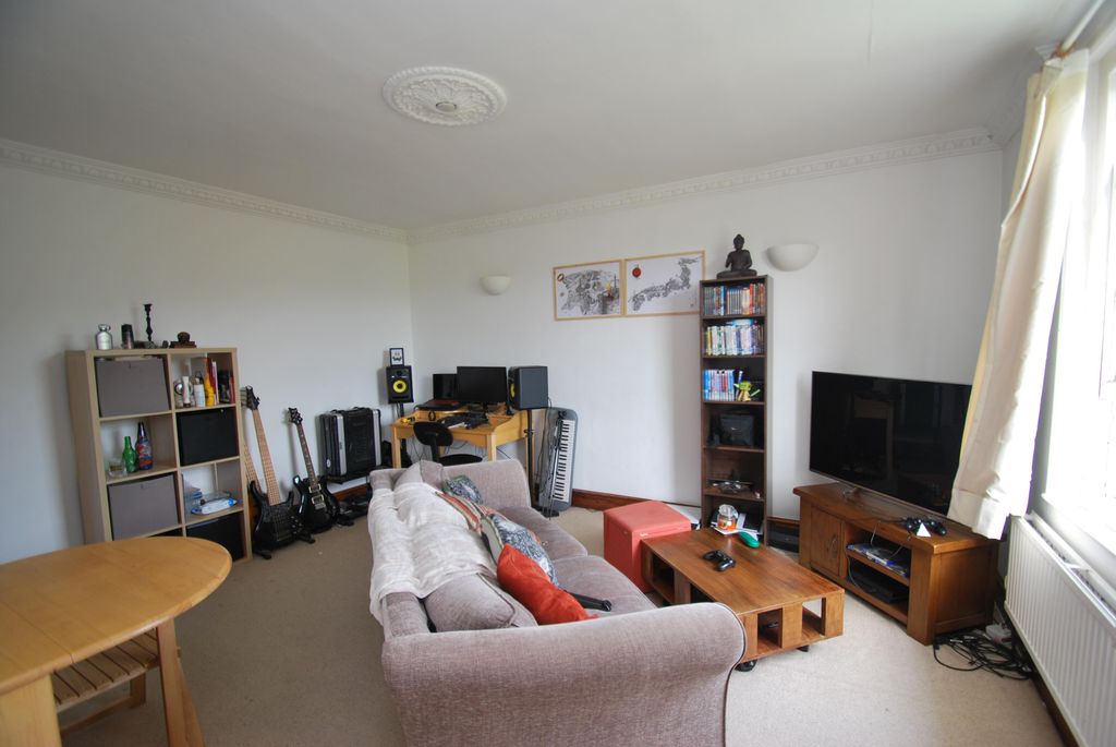 Property photo 2 of 5 Living Room