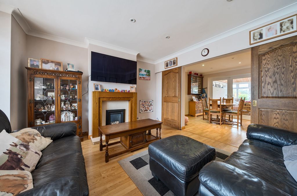 Property photo 2 of 26 1375143-40-6909F6...