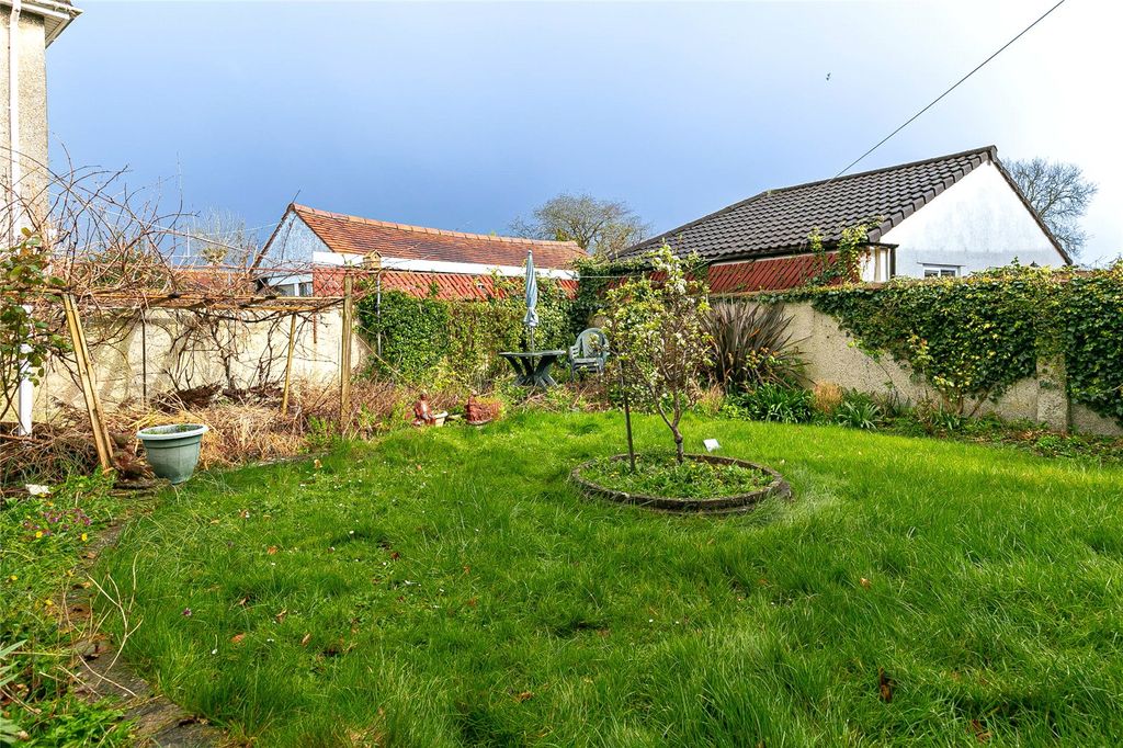 Property photo 2 of 14 Picture No. 15