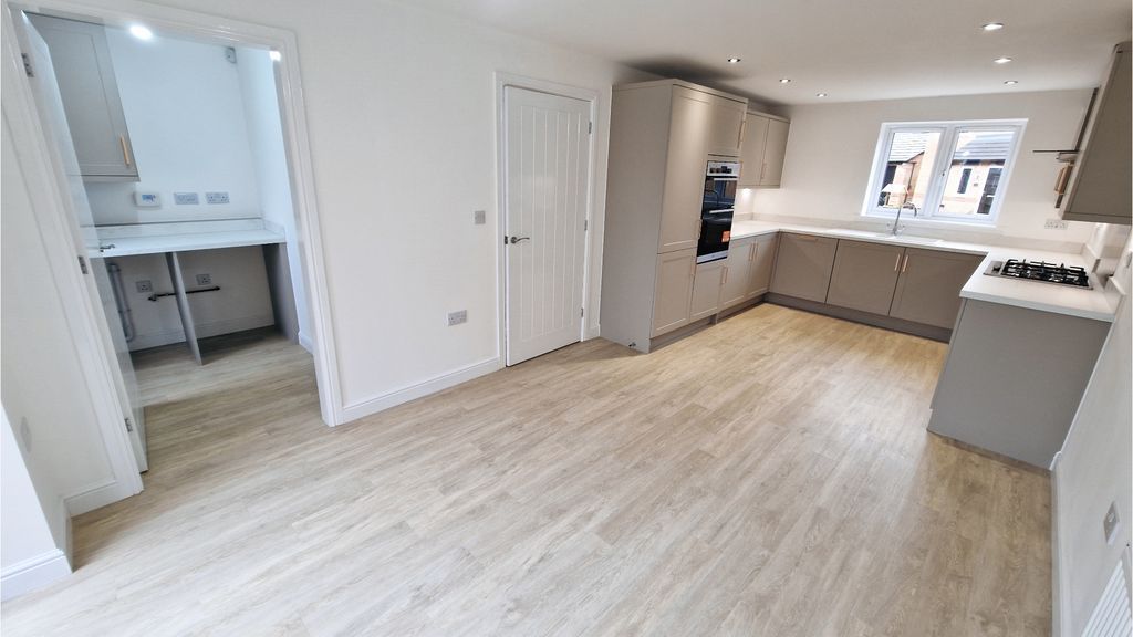 Property photo 3 of 19 Photo 2