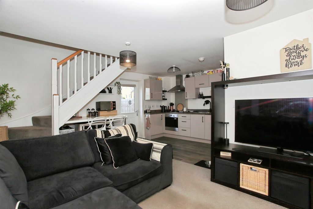 Property photo 3 of 17