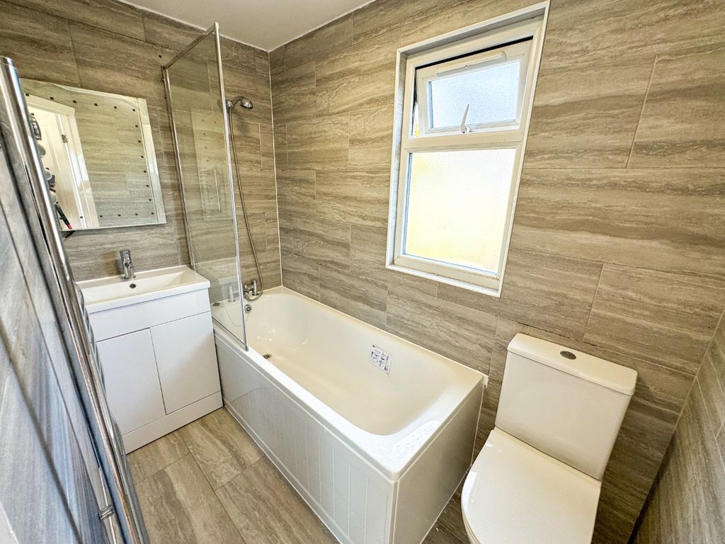 Property photo 3 of 21 4538688