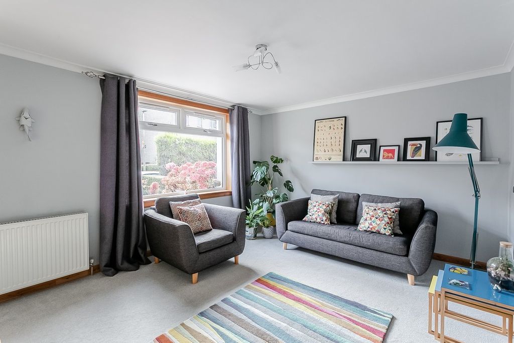 Property photo 2 of 28