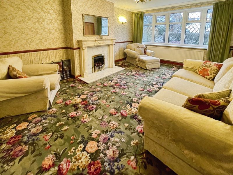 Property photo 2 of 22 Lounge